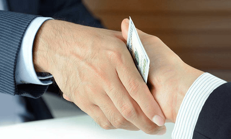 آسیب شناسی فساد در نظام اداری ایران