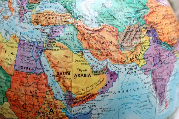 الگوی راهبردی ارتقای برند ملی ایران در کشورهای عربی از طریق رسانه های اجتماعی