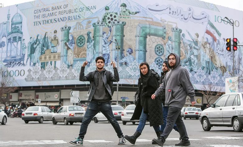 صدای اعتراض نوجوانان را باید شنید