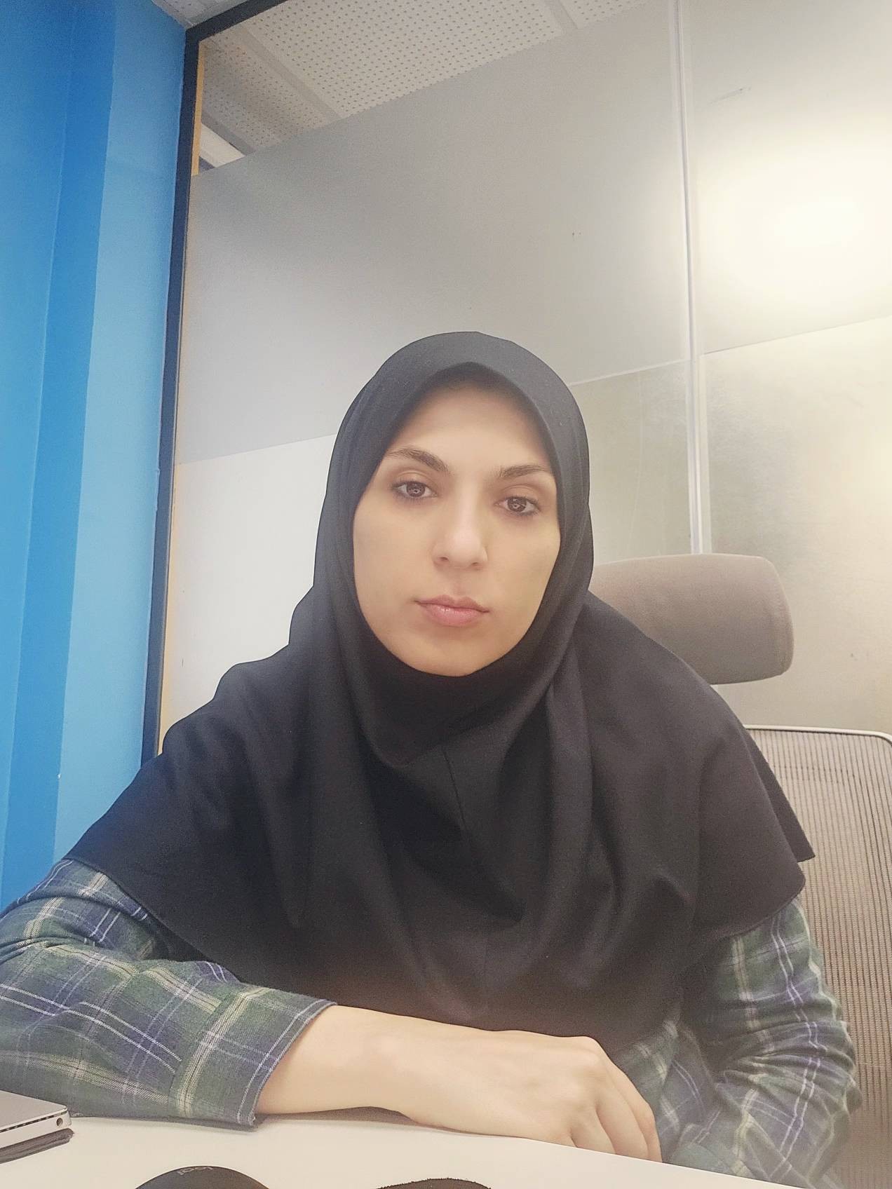 زهرا مشفق